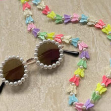 Load image into Gallery viewer, Butterfly Pearl Mask / Eyeglasses Chain
